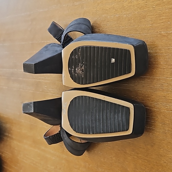 GORGEOUS  JOHN FLUEVOG SUEDE/ LEATHER  4 INCH HEELS - Picture 8 of 12